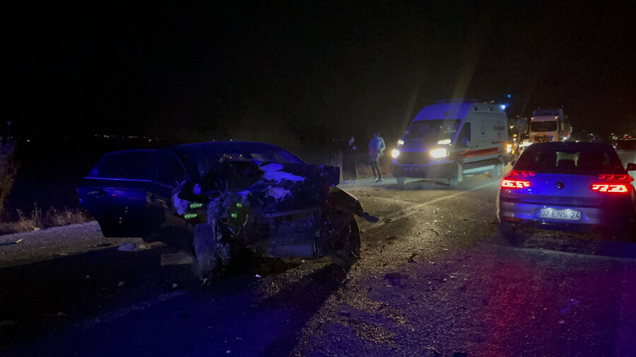 Afyonkarahisar'da zincirleme kaza: 2 kişi hayatını kaybetti Afyonkarahisar'da zincirleme kaza: 2 kişi hayatını kaybetti