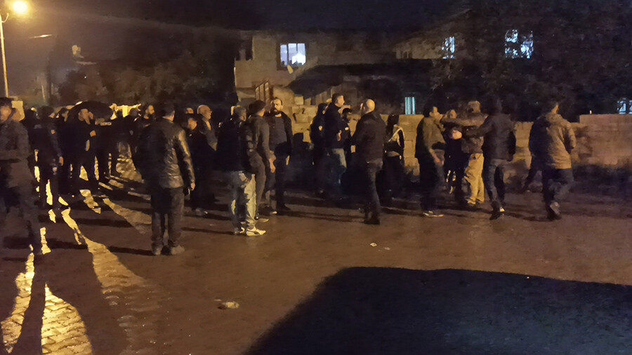 İki aile kavga etti: 1'i bebek 7 yaralı İki aile kavga etti: 1'i bebek 7 yaralı