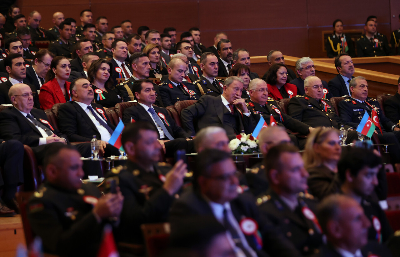 Bakan Akar: Azerbaycan ve Ermenistan arasındaki ilişkilerin normalleşmesi için her türlü çabayı destekliyoruz Bakan Akar: Azerbaycan ve Ermenistan arasındaki ilişkilerin normalleşmesi için her türlü çabayı destekliyoruz