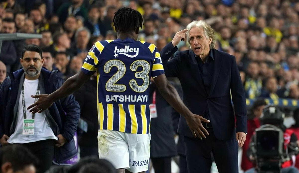 Jorge Jesus'dan hatırlatma.. "Ezeli rakiplerimizden 12 maç daha fazla oynadık" Jorge Jesus'dan hatırlatma.. "Ezeli rakiplerimizden 12 maç daha fazla oynadık"