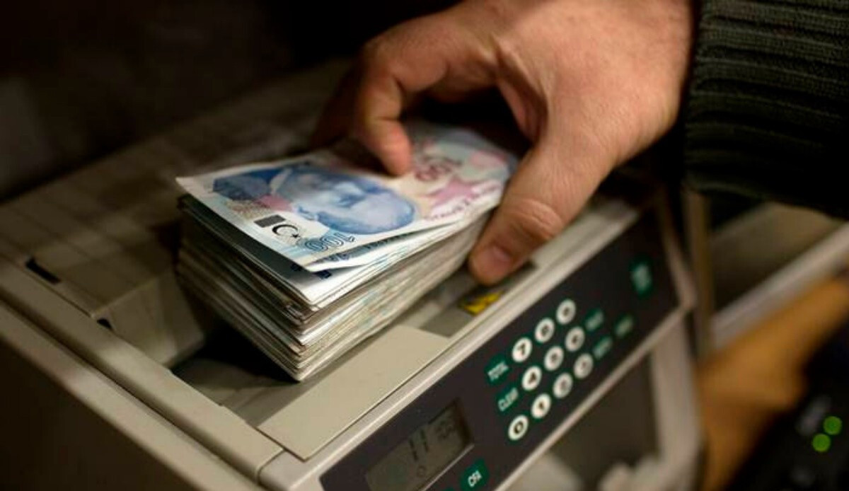 Ticari kredi faizi 13,3 puan düştü, 150 binde 24 bin TL cepte kaldı Ticari kredi faizi 13,3 puan düştü, 150 binde 24 bin TL cepte kaldı