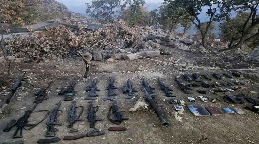 Son dakika... MSB duyurdu: Sözde sorumluların da olduğu 11 PKK'lı terörist etkisiz hale getirildi Son dakika... MSB duyurdu: Sözde sorumluların da olduğu 11 PKK'lı terörist etkisiz hale getirildi