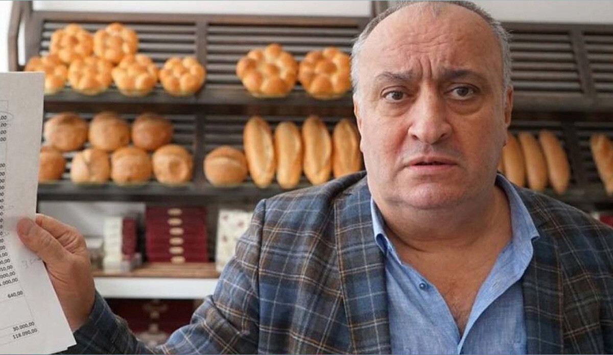 'Ekmek aptal toplumların temel gıda maddesidir' diyen Cihan Kolivar gözaltına alındı 'Ekmek aptal toplumların temel gıda maddesidir' diyen Cihan Kolivar gözaltına alındı