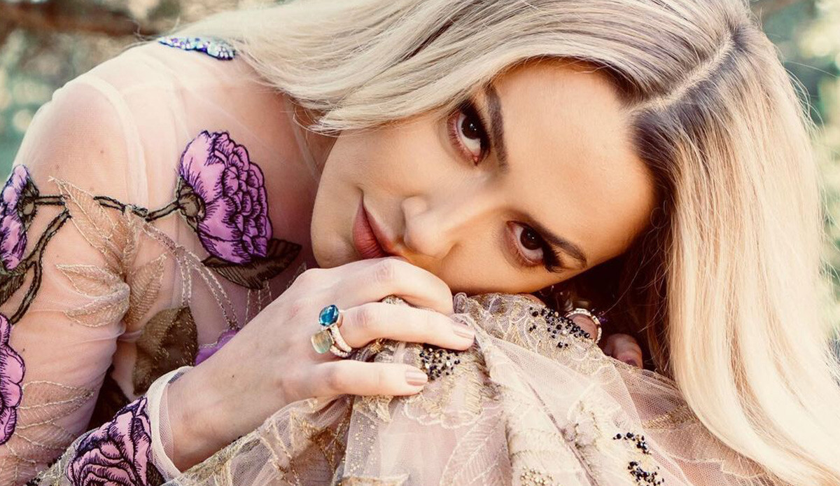 Güzellik sırlarını paylaşan Hadise “Saçlarımı 10 günde bir yıkıyorum” açıklamasıyla şoke etti Güzellik sırlarını paylaşan Hadise “Saçlarımı 10 günde bir yıkıyorum” açıklamasıyla şoke etti