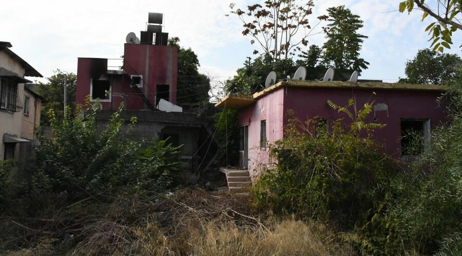 Mersin’de ‘Gizemli ev’ harabeye döndü: İddialar mahalleyi karıştırdı Mersin’de ‘Gizemli ev’ harabeye döndü: İddialar mahalleyi karıştırdı