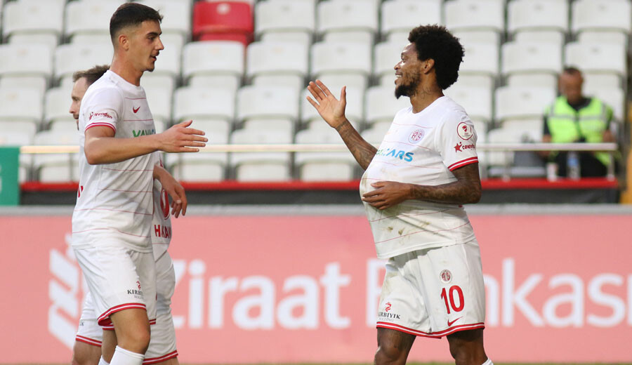 Antalyaspor Kupa'da da hız kesmedi, Pendikspor'un işini ilk yarıda bitirdi Antalyaspor Kupa'da da hız kesmedi, Pendikspor'un işini ilk yarıda bitirdi