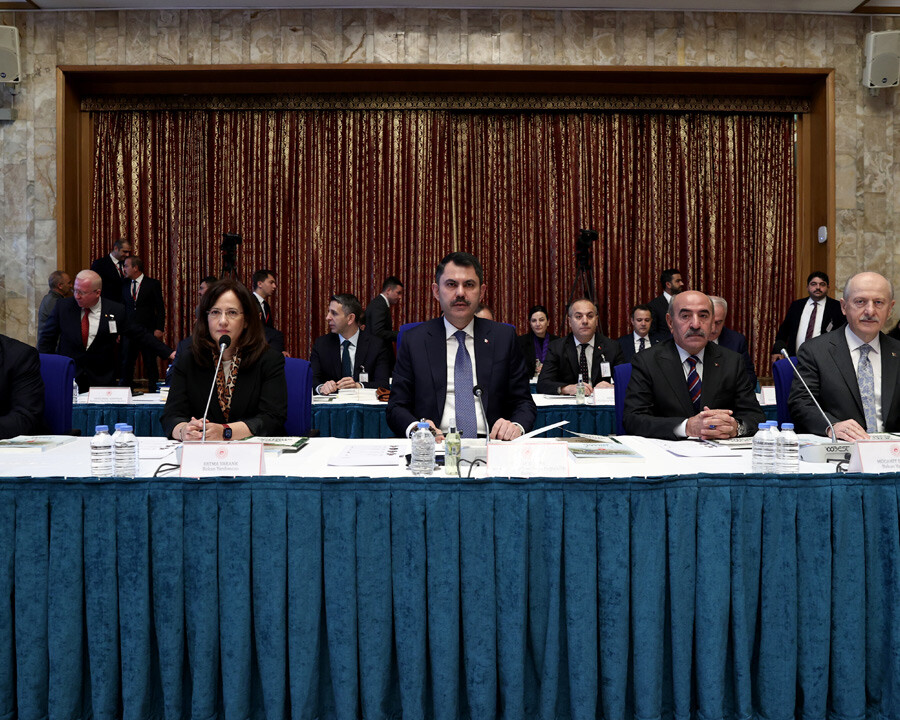 Bakan Kurum, TBMM Plan ve Bütçe Komisyonu'nda sunum yaptı Bakan Kurum, TBMM Plan ve Bütçe Komisyonu'nda sunum yaptı