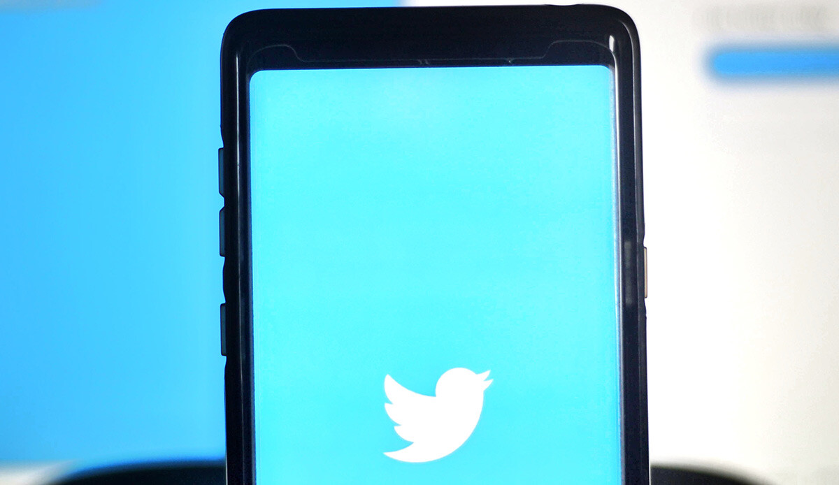 Twitter'dan mavi tik karmaşasına 'beyaz tik'li çözüm Twitter'dan mavi tik karmaşasına 'beyaz tik'li çözüm