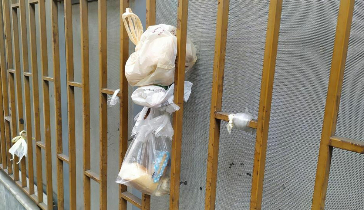 Türk milletine hakaret eden Cihan Kolivar'ın sendikası merdiven altı çıktı:Tabela dahi yok Türk milletine hakaret eden Cihan Kolivar'ın sendikası merdiven altı çıktı:Tabela dahi yok