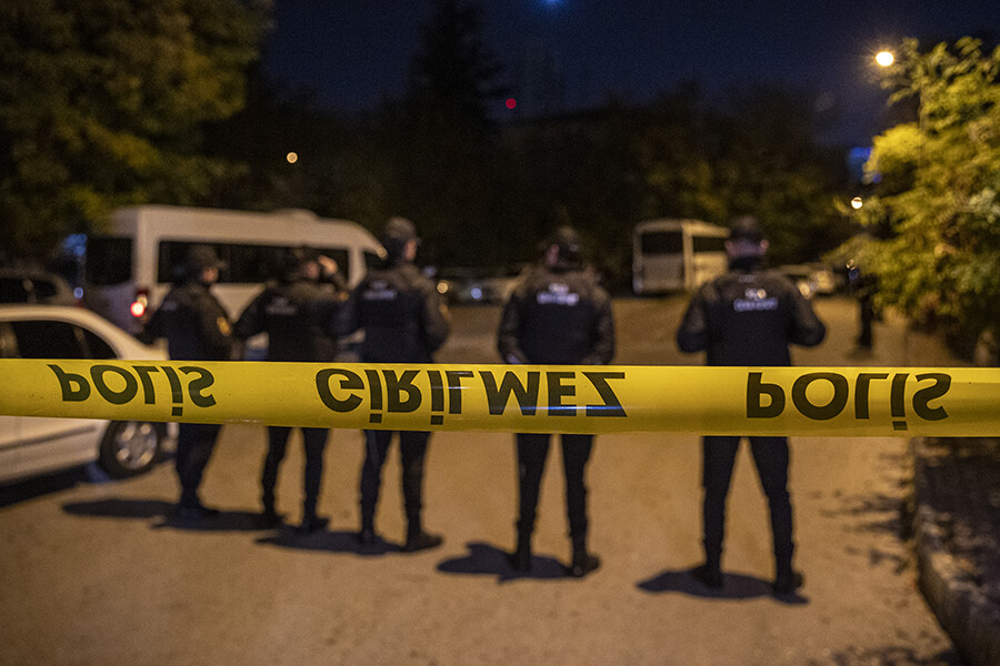 Ankara'da korkunç olay! Bir evde 5 Afgan'ın cesedi bulundu Ankara'da korkunç olay! Bir evde 5 Afgan'ın cesedi bulundu