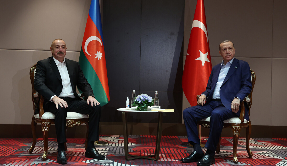 Cumhurbaşkanı Erdoğan, Aliyev ile bir araya geldi