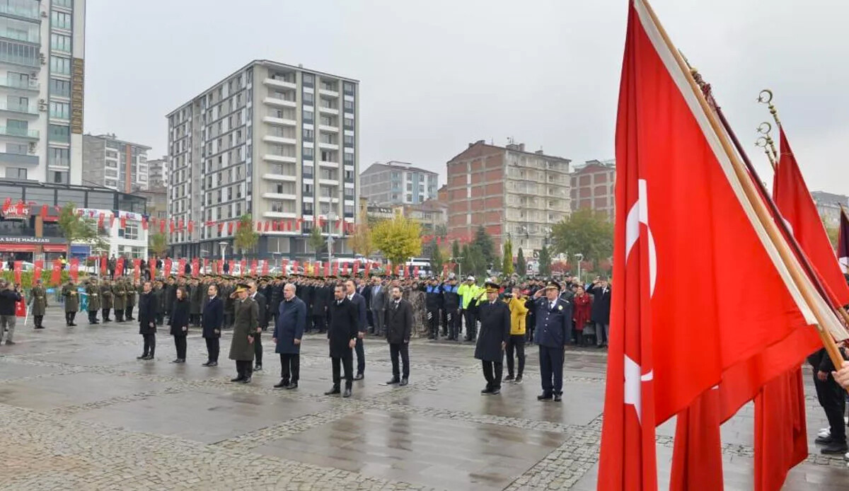 Gazi Mustafa Kemal Atatürk'ün aramızdan ayrılışının 84. yılı: Yurdun dört bir yanından anma kareleri Gazi Mustafa Kemal Atatürk'ün aramızdan ayrılışının 84. yılı: Yurdun dört bir yanından anma kareleri