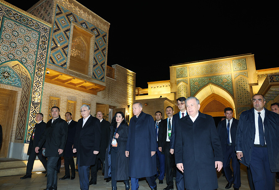 Cumhurbaşkanı Erdoğan, Aliyev ile bir araya geldi Cumhurbaşkanı Erdoğan, Aliyev ile bir araya geldi