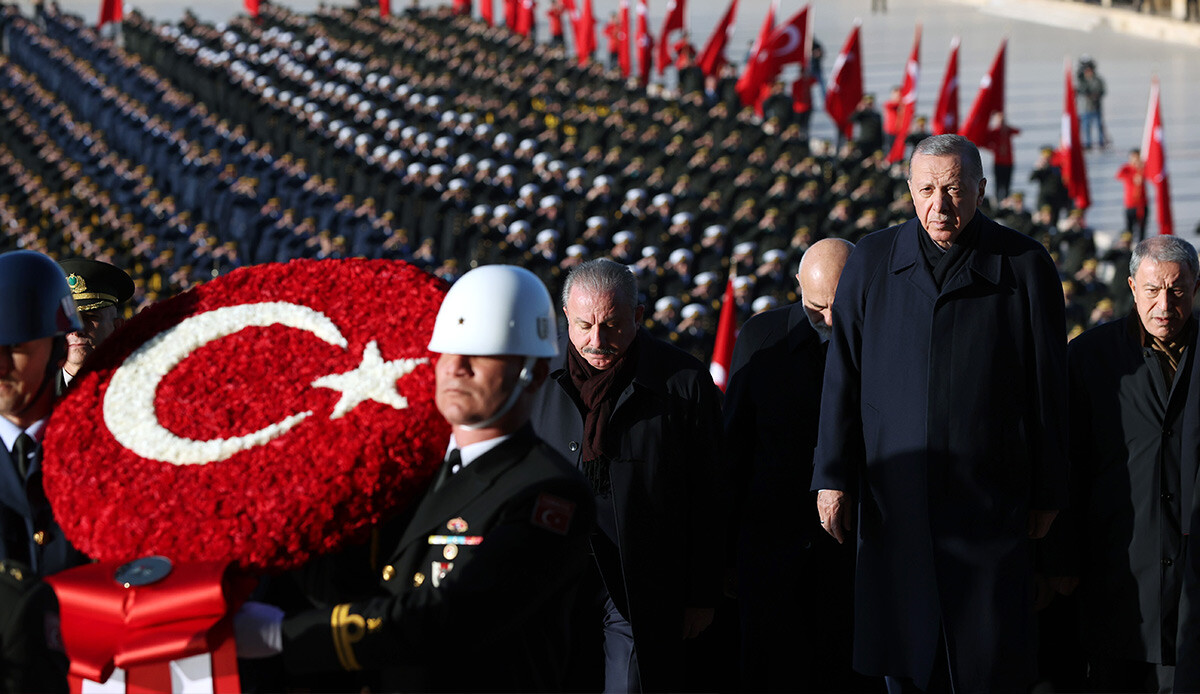 Devlet erkanı Anıtkabir'de... Erdoğan'dan önemli mesaj Devlet erkanı Anıtkabir'de... Erdoğan'dan önemli mesaj