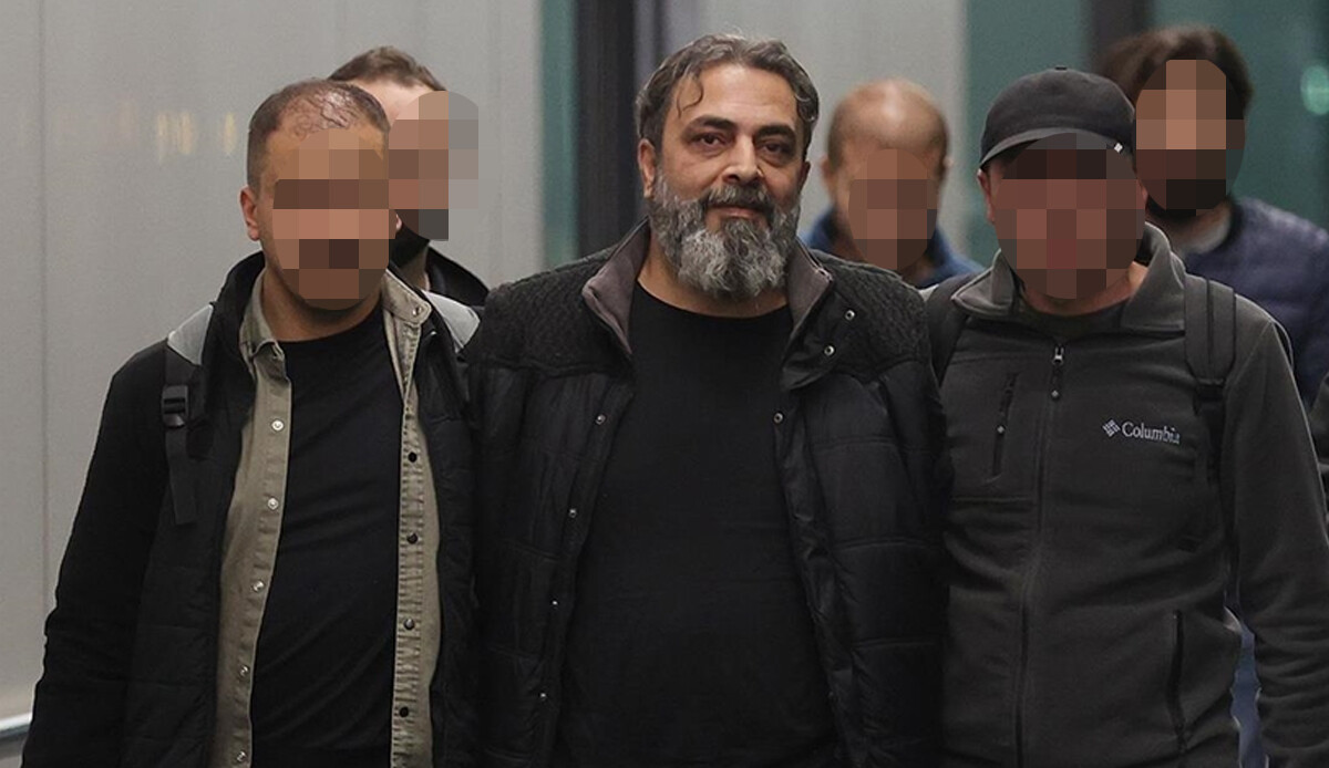 Kırmızı bültenle aranıyordu, Salih Akkurt Türkiye'ye getirildi Kırmızı bültenle aranıyordu, Salih Akkurt Türkiye'ye getirildi