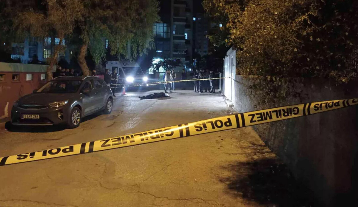 Adana'da sokak ortasında dehşete düşüren infaz