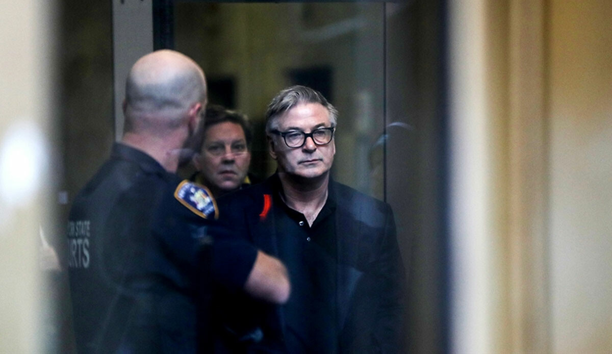Görüntü yönetmeninin ölümüne yol açmıştı... Alec Baldwin'den 'Rust'ın set ekibine dava Görüntü yönetmeninin ölümüne yol açmıştı... Alec Baldwin'den 'Rust'ın set ekibine dava