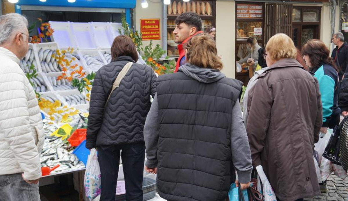 Kilosu 100 liraya dayanmıştı! 1 hafta içinde 50 lira birden düştü, şimdi herkes alabiliyor Kilosu 100 liraya dayanmıştı! 1 hafta içinde 50 lira birden düştü, şimdi herkes alabiliyor