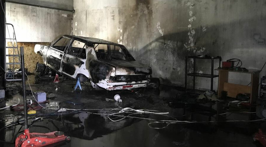 LPG tankı bomba gibi patladı! Demir kapı yerinden söküldü, alevler her yeri sardı... LPG tankı bomba gibi patladı! Demir kapı yerinden söküldü, alevler her yeri sardı...