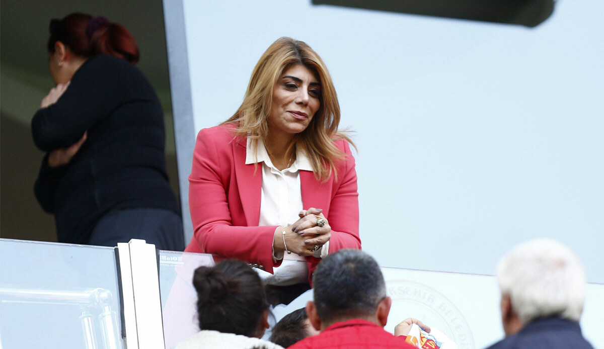 Berna Gözbaşı: "Kayserispor'a sahip çıkılsın. Benim kulüp için yapabileceğim çok bir şey kalmadı" Berna Gözbaşı: "Kayserispor'a sahip çıkılsın. Benim kulüp için yapabileceğim çok bir şey kalmadı"