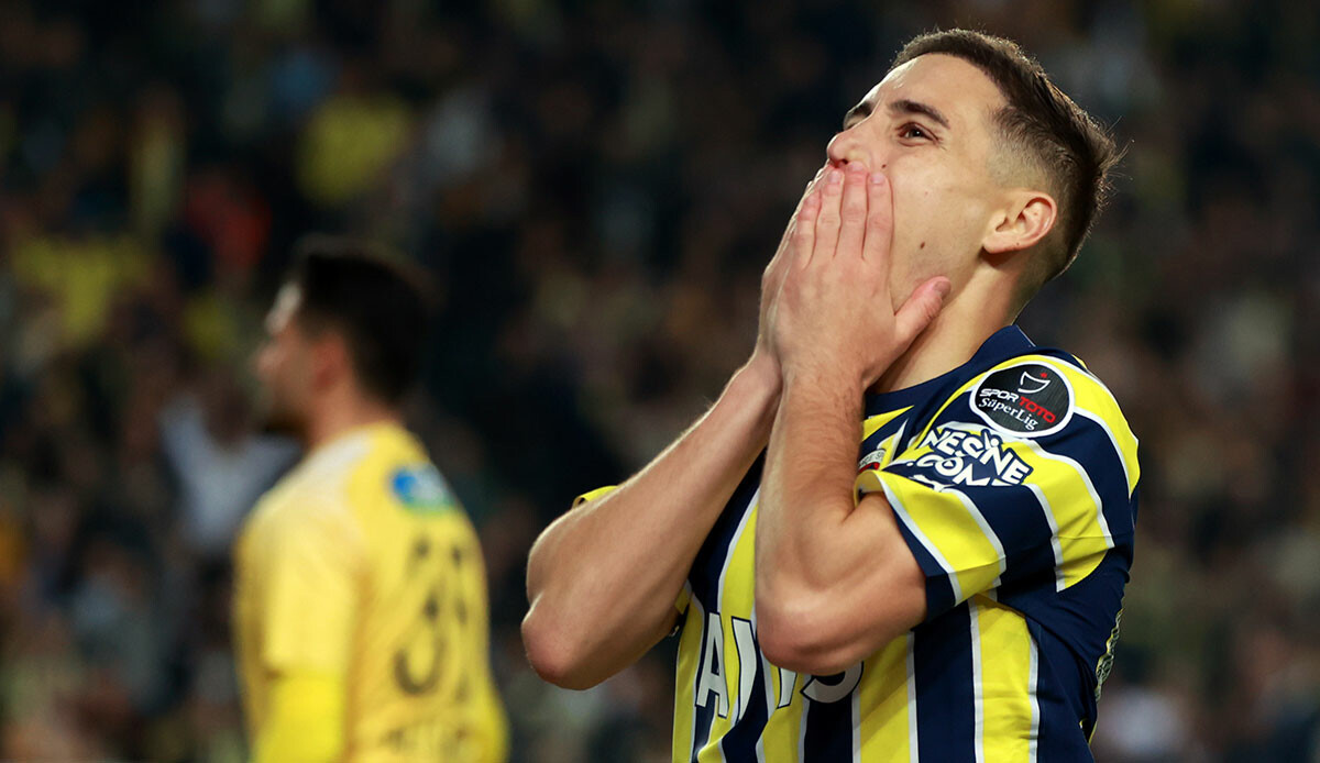 A Milli Takım'da Emre Mor üzüntüsü! Aday kadrodan çıkarıldı A Milli Takım'da Emre Mor üzüntüsü! Aday kadrodan çıkarıldı