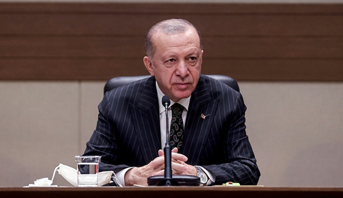 Cumhurbaşkanı Erdoğan'dan patlamayla ilgili ilk açıklama: 'Terör kokusu var' Cumhurbaşkanı Erdoğan'dan patlamayla ilgili ilk açıklama: 'Terör kokusu var'