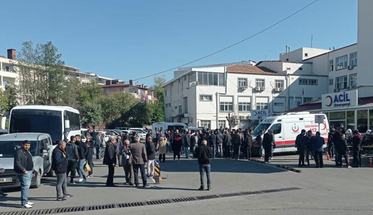 Aile arasında katliam gibi kavga: 4 kişi hayatını kaybetti, 4 yaralı Aile arasında katliam gibi kavga: 4 kişi hayatını kaybetti, 4 yaralı