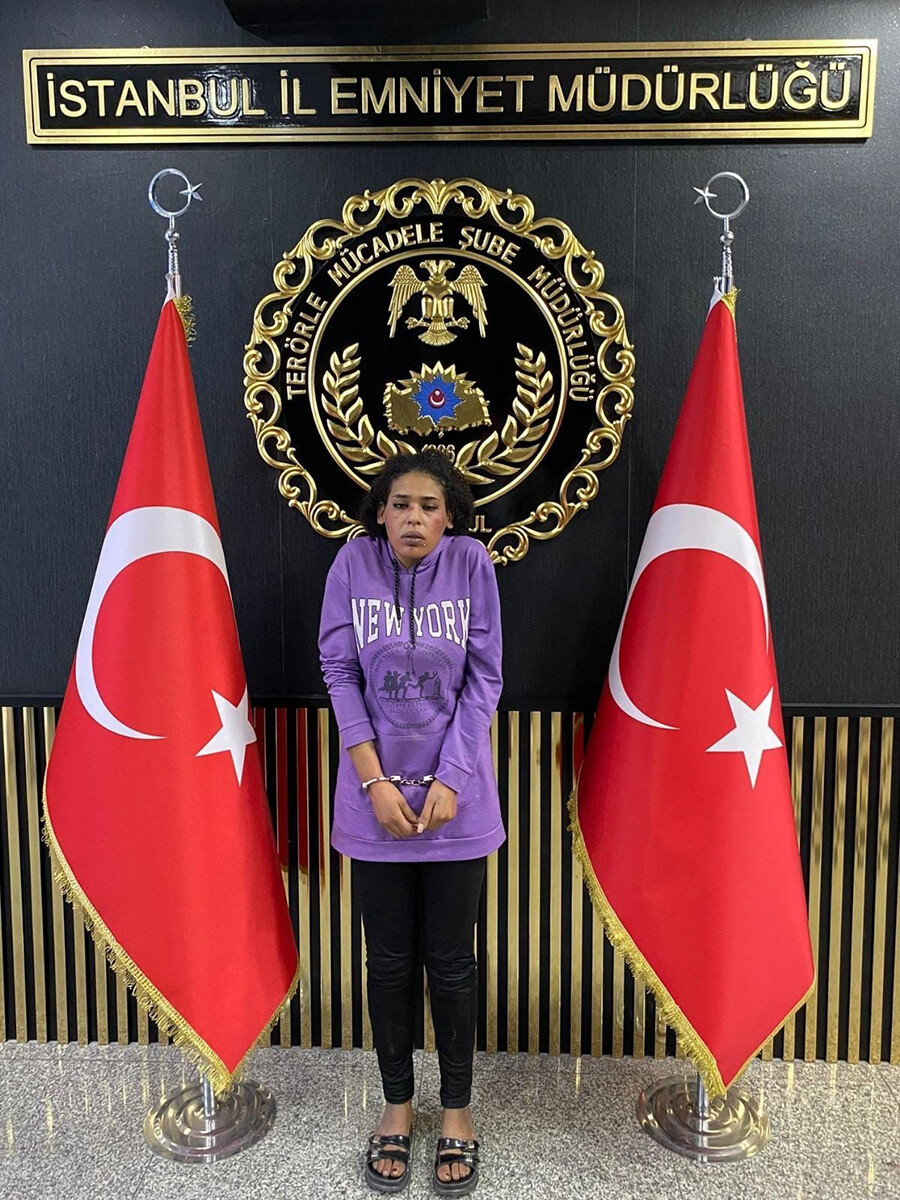 İstiklal Caddesi'ndeki terör saldırısında gözaltı sayısı 48'e çıktı İstiklal Caddesi'ndeki terör saldırısında gözaltı sayısı 48'e çıktı