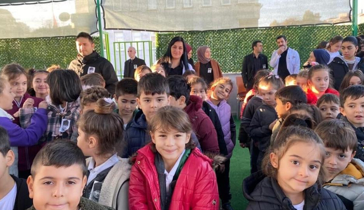 Patlamada hayatını kaybetmişti... Öğretmen Arzu Özsoy'un öğrencilerine yazdığı son mesajı ortaya çıktı Patlamada hayatını kaybetmişti... Öğretmen Arzu Özsoy'un öğrencilerine yazdığı son mesajı ortaya çıktı
