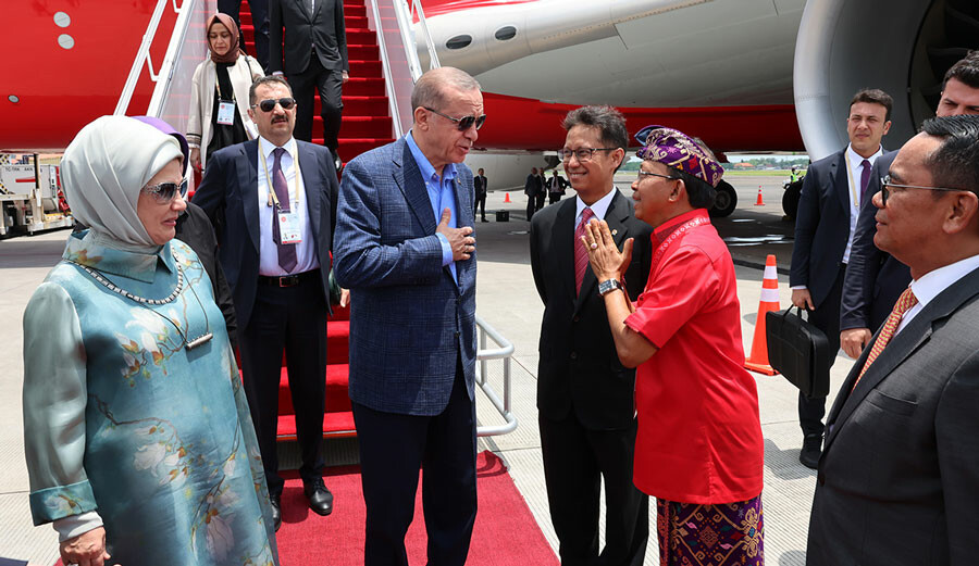 Cumhurbaşkanı Erdoğan G20 Zirvesi için Endonezya'da Cumhurbaşkanı Erdoğan G20 Zirvesi için Endonezya'da
