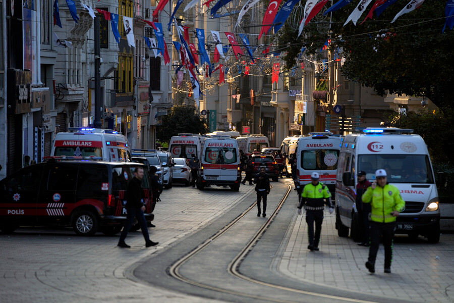 Taksim'deki patlamada bombayı bırakan kişi gözaltına alındı Taksim'deki patlamada bombayı bırakan kişi gözaltına alındı