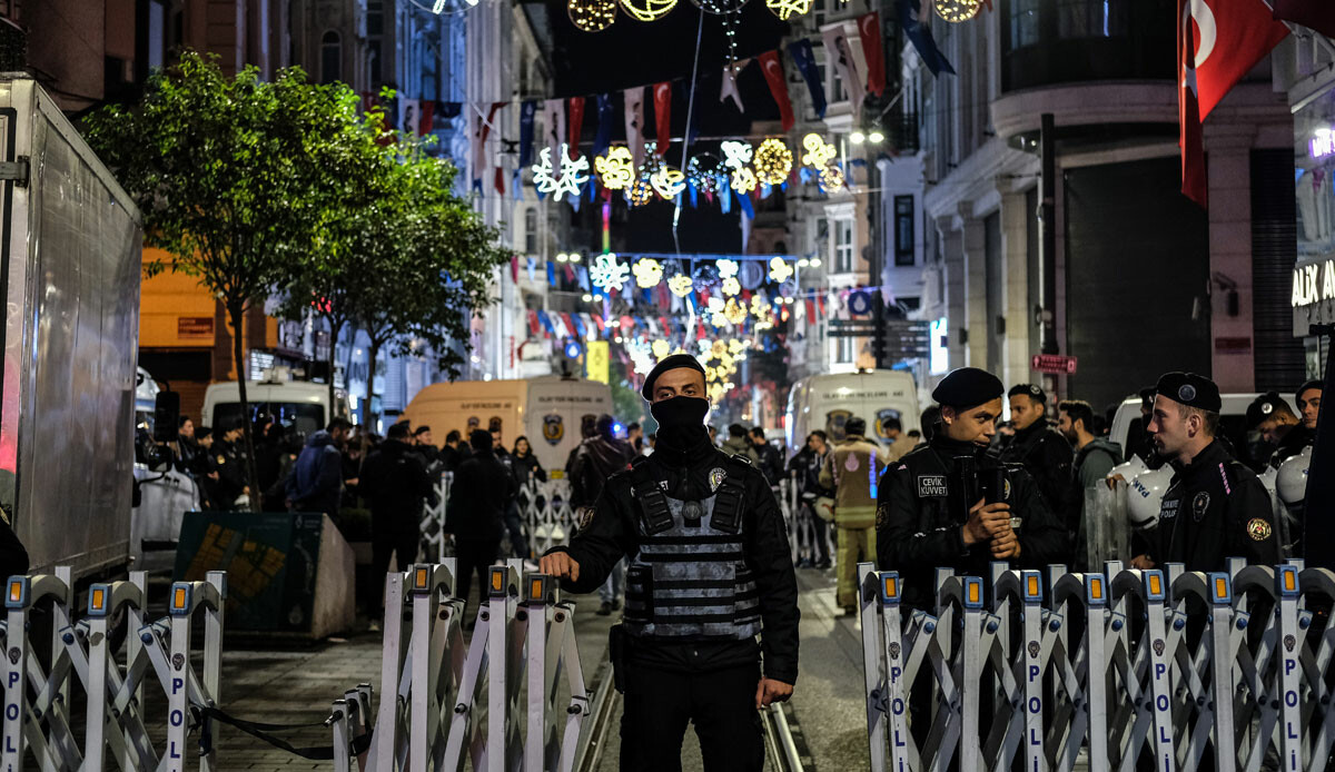 Bombalı saldırının ardından silahlar patlamıştı! Olayın sebebi ortaya çıktı Bombalı saldırının ardından silahlar patlamıştı! Olayın sebebi ortaya çıktı