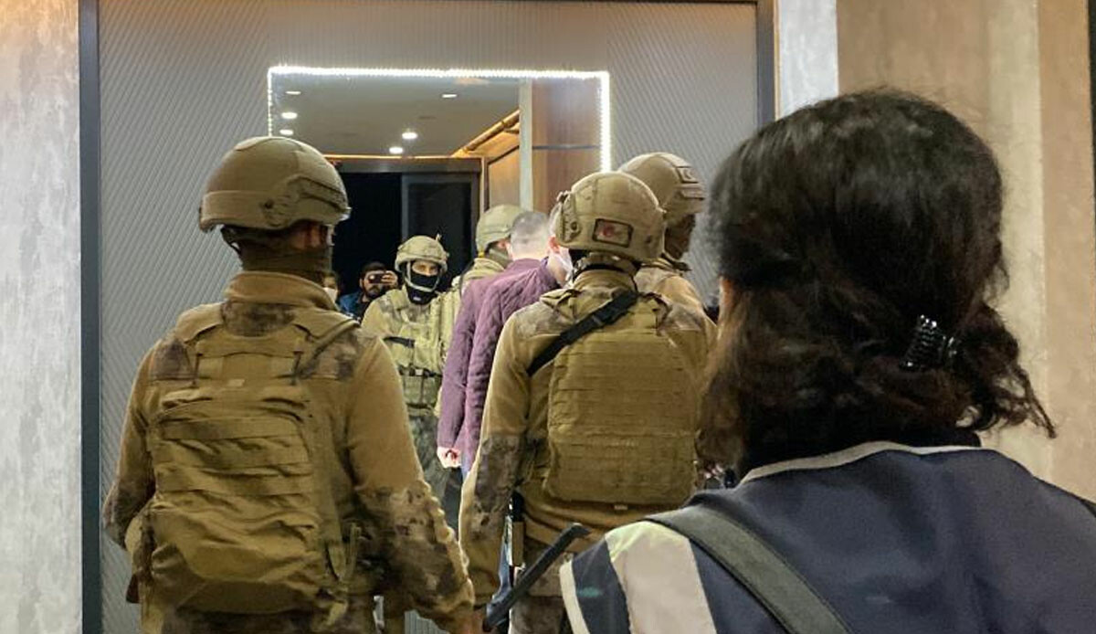 Organize suç örgütlerine şafak operasyonu: 51 kişiye gözaltı kararı Organize suç örgütlerine şafak operasyonu: 51 kişiye gözaltı kararı
