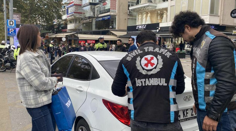 İstanbul’da elektrikli scooter denetimi: Binlerce lira ceza kesildi İstanbul’da elektrikli scooter denetimi: Binlerce lira ceza kesildi