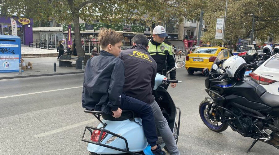 İstanbul’da elektrikli scooter denetimi: Binlerce lira ceza kesildi İstanbul’da elektrikli scooter denetimi: Binlerce lira ceza kesildi