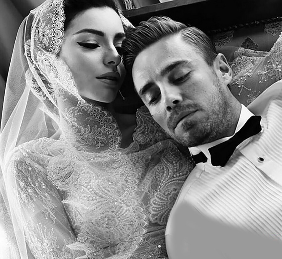 İddialar doğru çıktı! Mert Aydın, Merve Boluğur'dan boşanmak için harekete geçti İddialar doğru çıktı! Mert Aydın, Merve Boluğur'dan boşanmak için harekete geçti