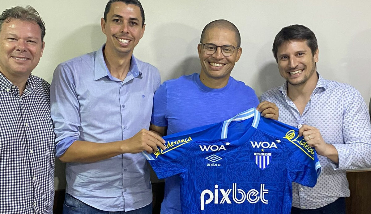 Alex de Souza teknik direktörlük kariyerine Avai FC ile başladı! Fenerbahçe öncesi ilk durak... Alex de Souza teknik direktörlük kariyerine Avai FC ile başladı! Fenerbahçe öncesi ilk durak...