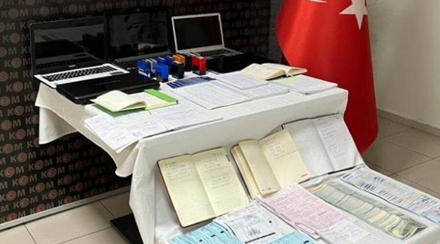 Kömür satışı üzerinden 6 milyon TL’lik vurgun yapmışlardı…. Emeklileri hedef alan tefecilere operasyon! Kömür satışı üzerinden 6 milyon TL’lik vurgun yapmışlardı…. Emeklileri hedef alan tefecilere operasyon!