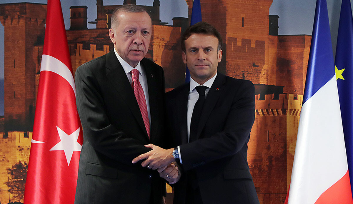 Fransa Cumhurbaşkanı Macron: Cumhurbaşkanı Erdoğan barış görüşmelerinde çok etkin rol oynuyor