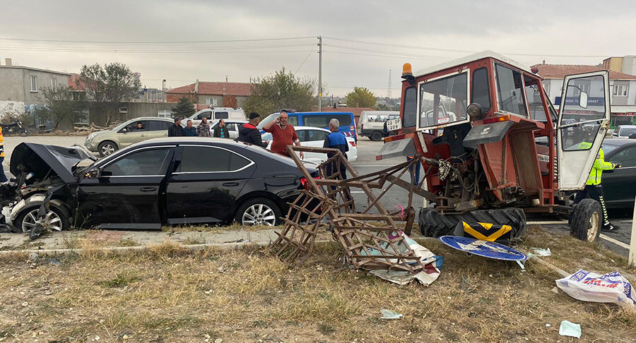 Enez Belediye Başkanı Özkan Günenç kaza yaptı: Makam aracı hurdaya döndü