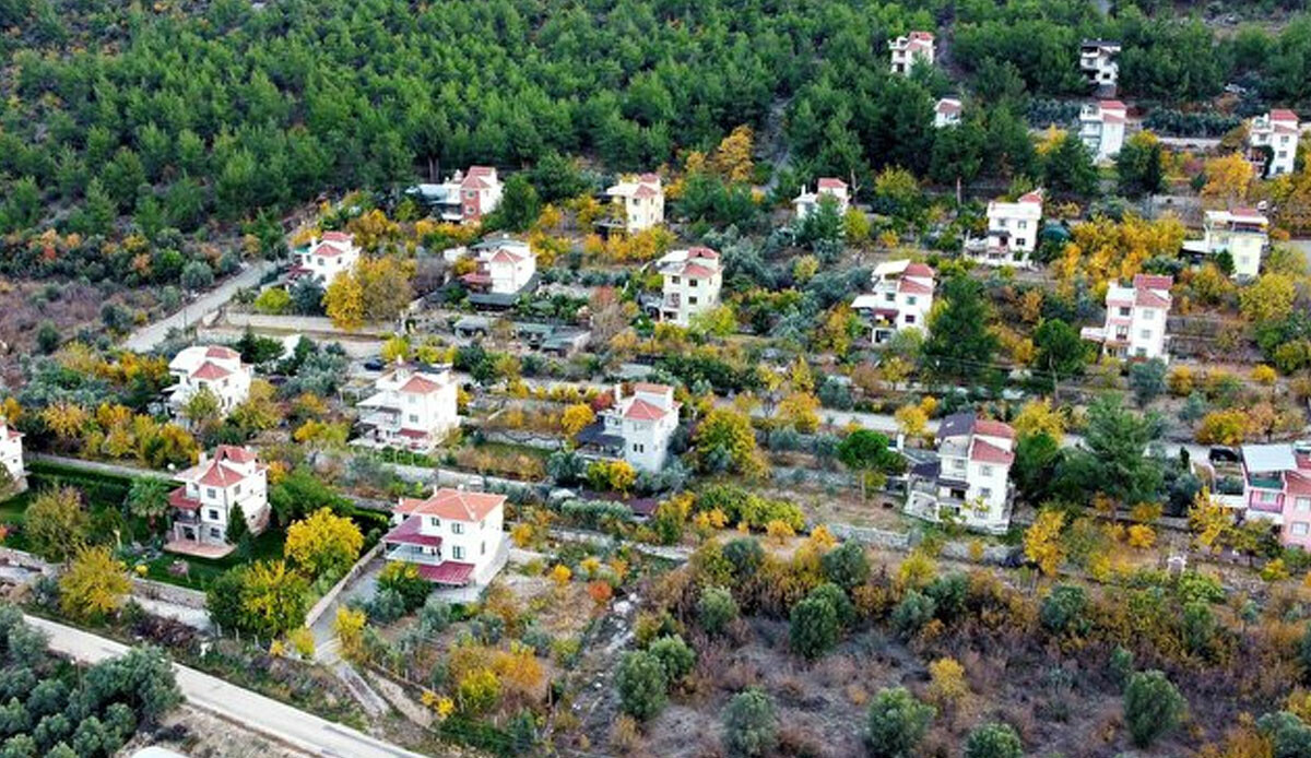 Bakan hayran kalıyor, görenler emekli olmak istiyor: Şirinler köyü gerçek oldu