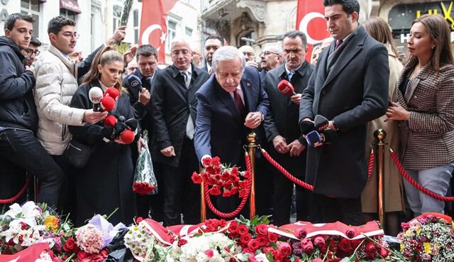 MHP&#039;li Adan Taksim&#039;deki patlama alanından seslendi: PKK&#039;ya terör örgütü demeyenler TBMM&#039;de bulunmasın