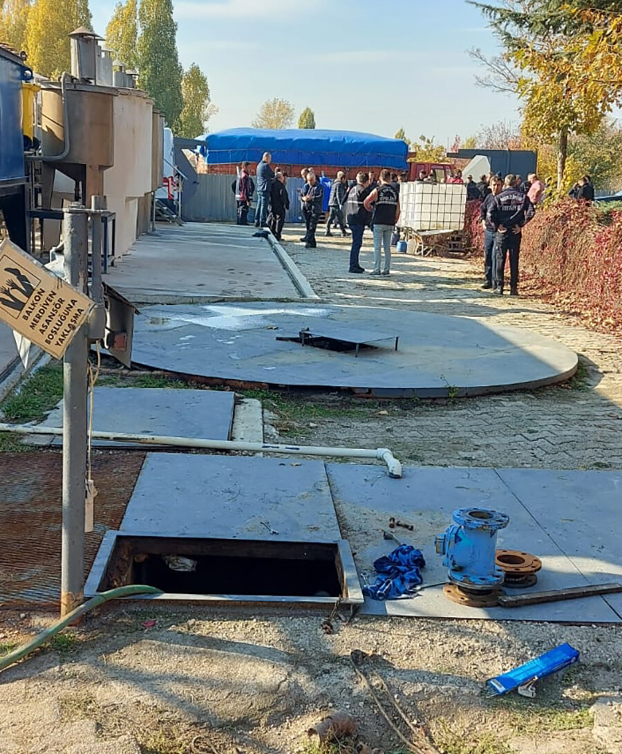 Yağ fabrikasında dehşet: 6 işçi bayıldı, 1 ölü Yağ fabrikasında dehşet: 6 işçi bayıldı, 1 ölü