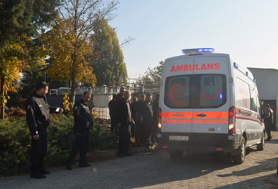 Yağ fabrikasında dehşet: 6 işçi bayıldı, 1 ölü Yağ fabrikasında dehşet: 6 işçi bayıldı, 1 ölü