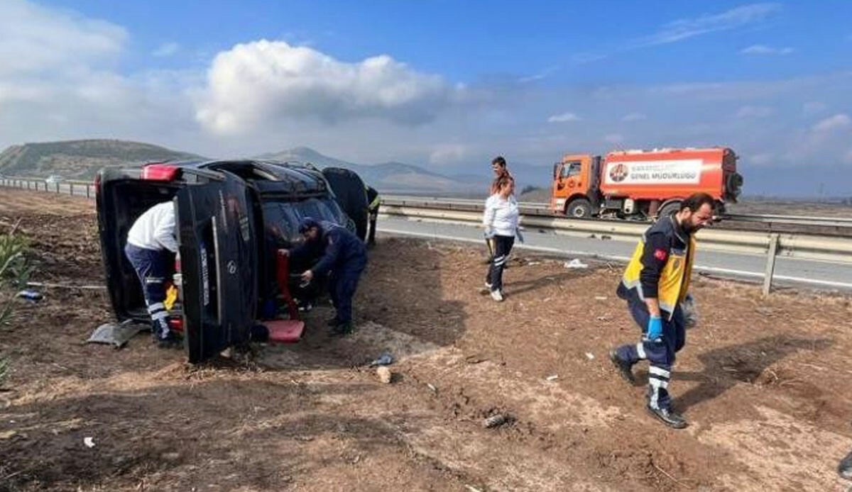 Gaziantep&#039;te düğüne giden minibüs yoldan çıktı! Ölü ve yaralılar var