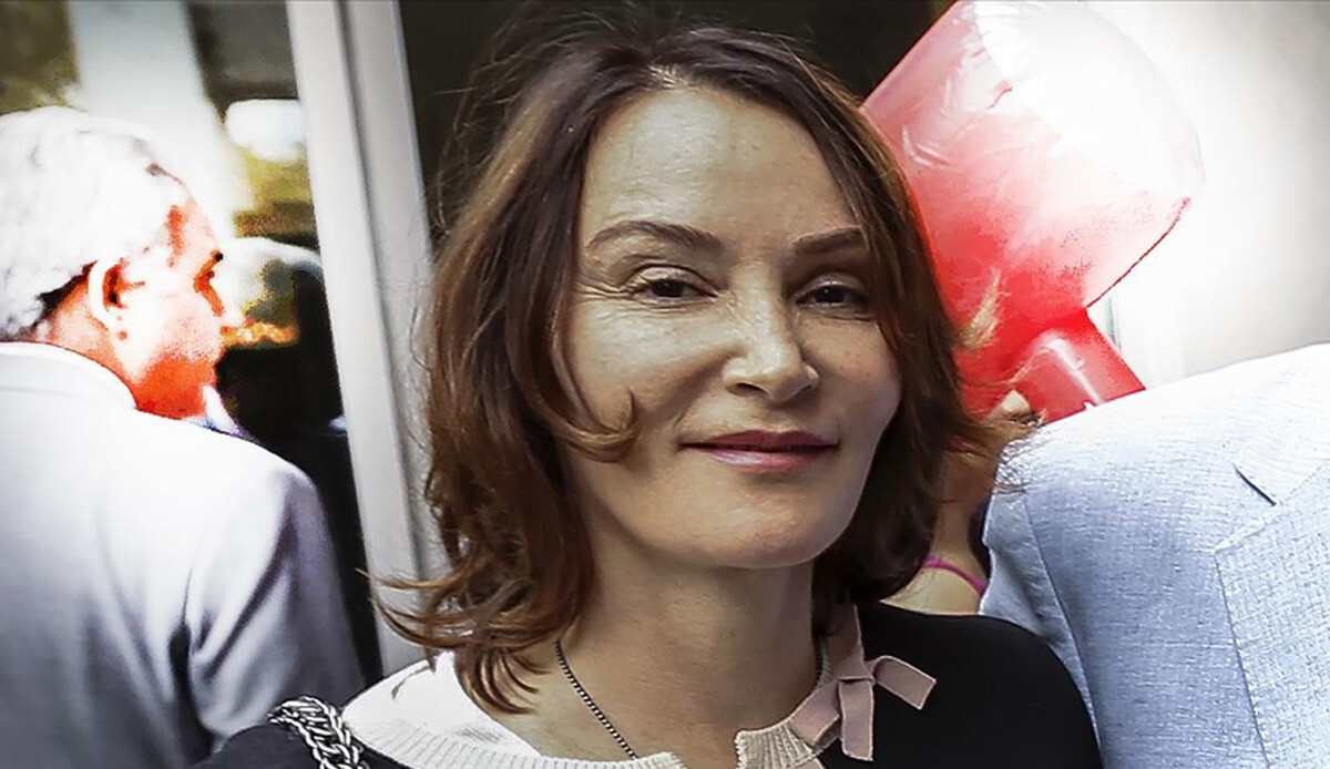 Deniz Baykal&#039;ın kızı Aslı Baykal&#039;dan sert çıkış! Hepsini cımbızla tek tek toplayacağım