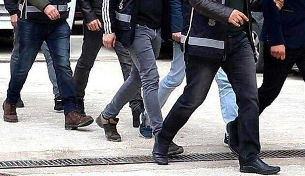 Son dakika... FETÖ'nün kamu mahrem yapılanmasına operasyon: 24 gözaltı kararı Son dakika... FETÖ'nün kamu mahrem yapılanmasına operasyon: 24 gözaltı kararı
