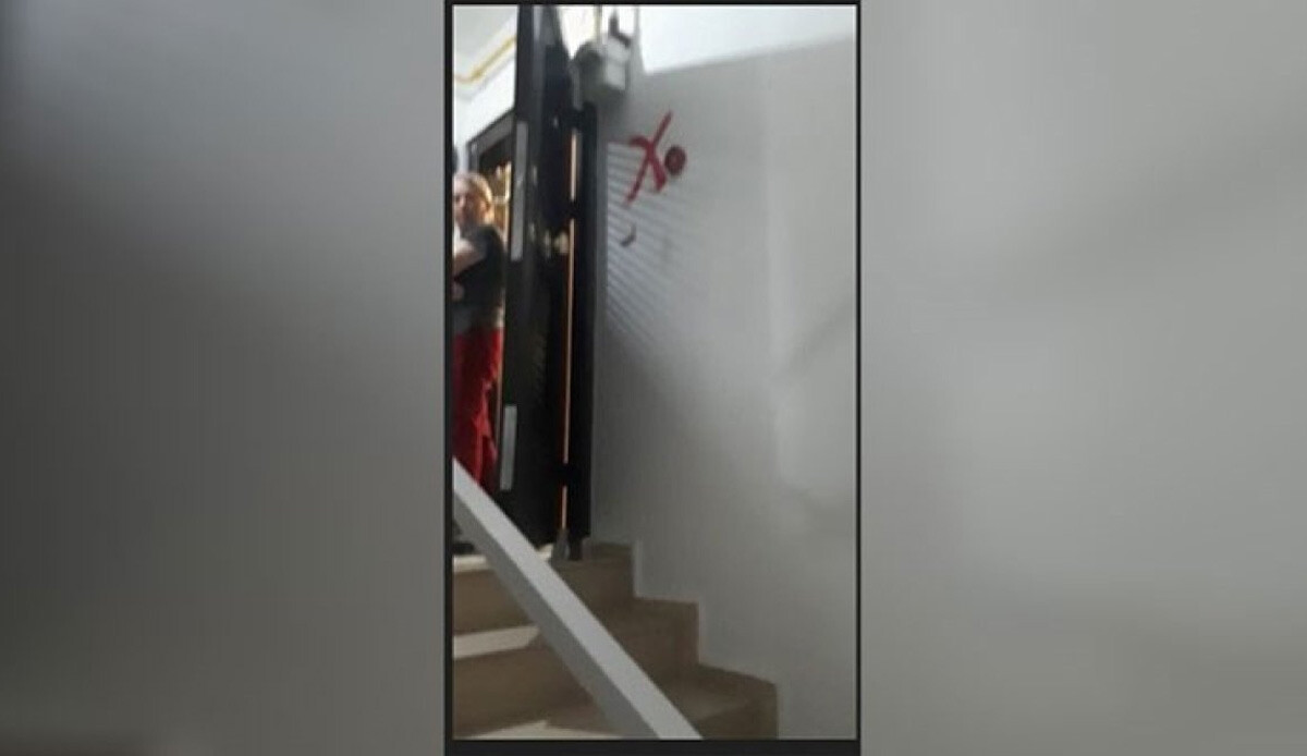 Mersin'deki 'alevi' provokasyonuna 1 gözaltı! Komşularının evini sprey boya ile işaretledi Mersin'deki 'alevi' provokasyonuna 1 gözaltı! Komşularının evini sprey boya ile işaretledi