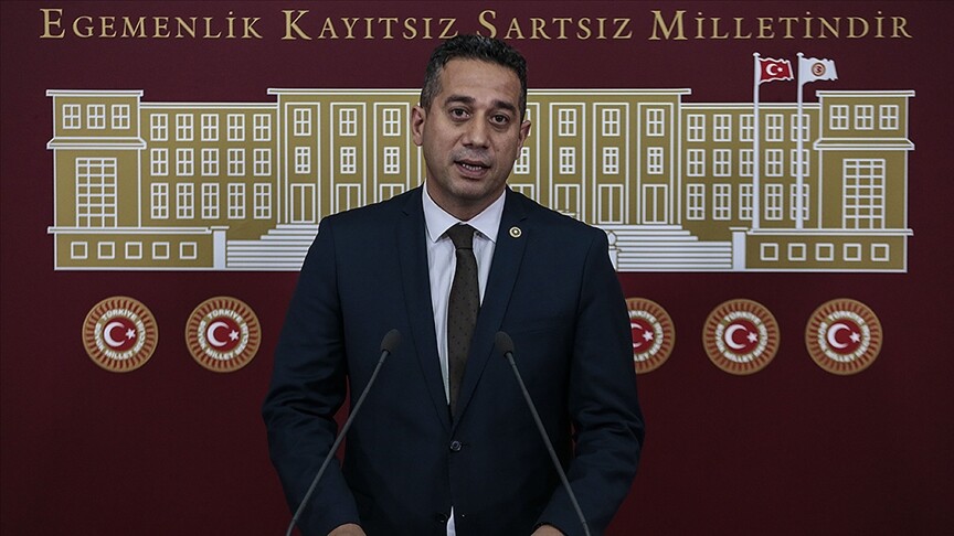 Bakan Soylu’dan CHP’li Başarır’a sert tepki: Mahkeme basan eşkıyalarsınız siz Bakan Soylu’dan CHP’li Başarır’a sert tepki: Mahkeme basan eşkıyalarsınız siz