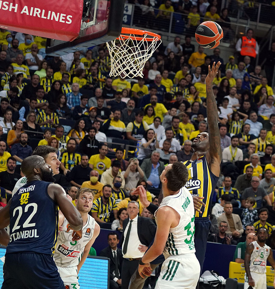Fenerbahçe Panathinaikos'u farklı yendi